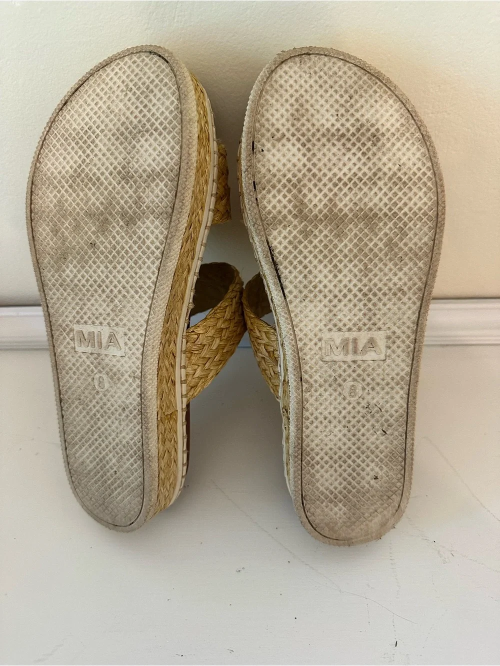 MIA raffia platform
